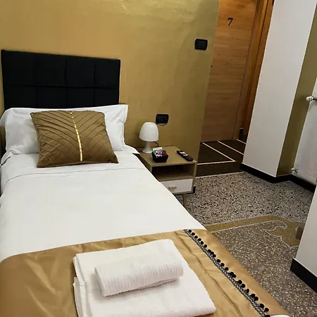 Gold Guest house *
